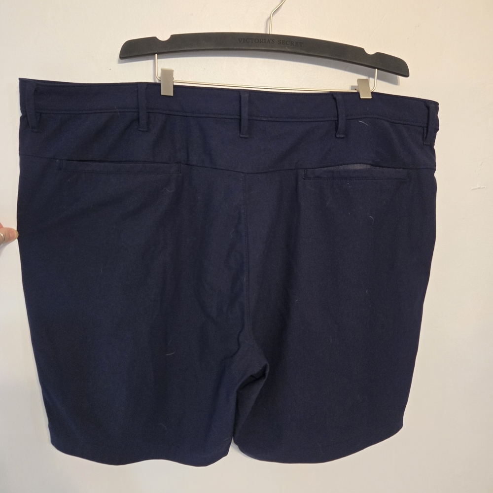 Lands' End Men's Navy Flat-Front Shorts - Picture 2 of 6